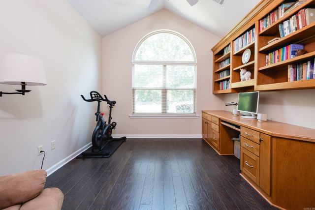 393 Mountain Terrace Circle, Maumelle, AR 72113