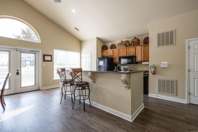 393 Mountain Terrace Circle, Maumelle, AR 72113