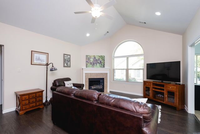 393 Mountain Terrace Circle, Maumelle, AR 72113