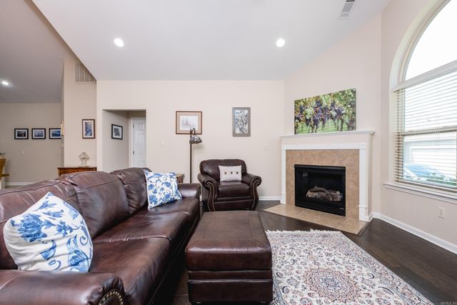 393 Mountain Terrace Circle, Maumelle, AR 72113