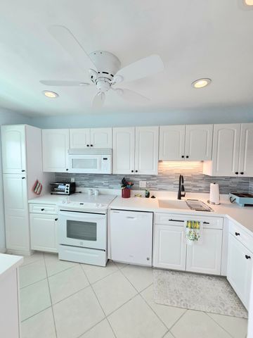 1225 Carlton Court 202, Fort Pierce, FL 34949