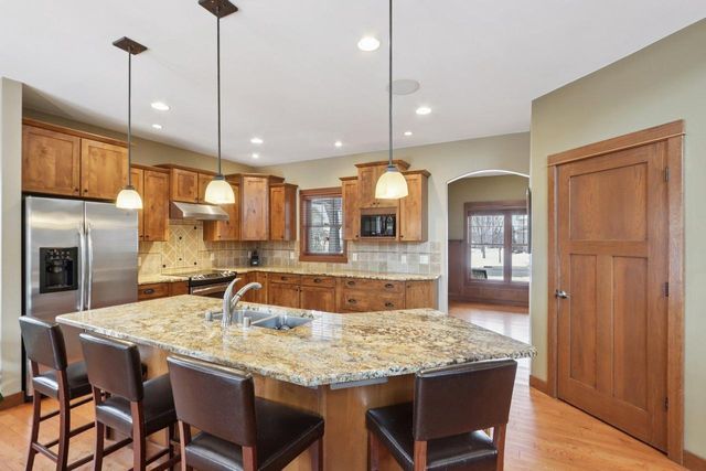 385 Wynnwood Drive, Verona, WI 53593