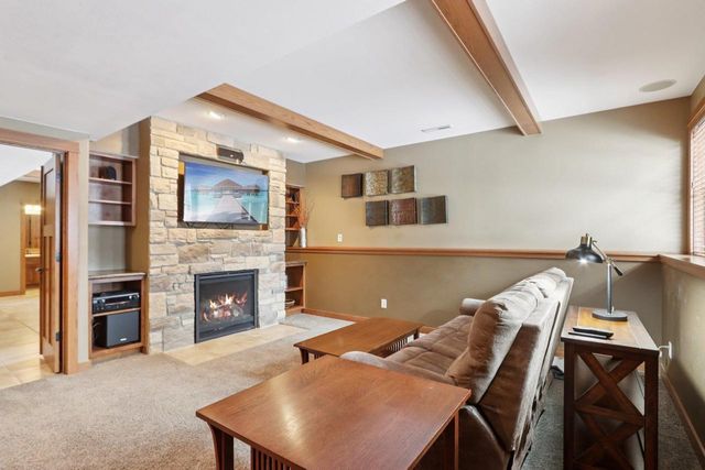 385 Wynnwood Drive, Verona, WI 53593