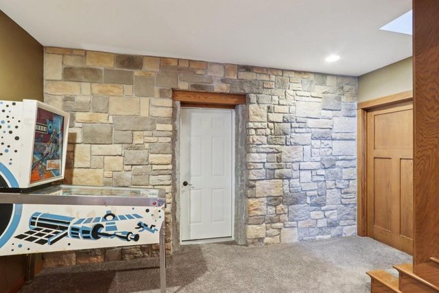 385 Wynnwood Drive, Verona, WI 53593