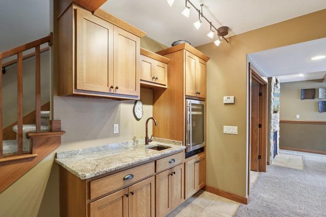 385 Wynnwood Drive, Verona, WI 53593