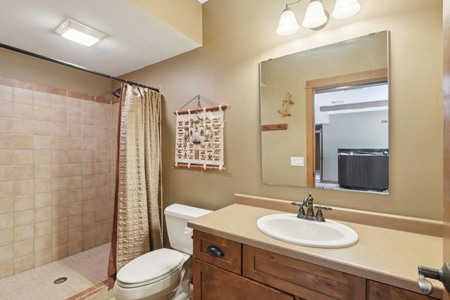 385 Wynnwood Drive, Verona, WI 53593