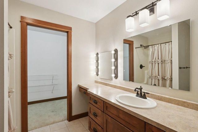 385 Wynnwood Drive, Verona, WI 53593