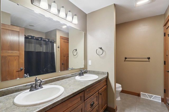 385 Wynnwood Drive, Verona, WI 53593