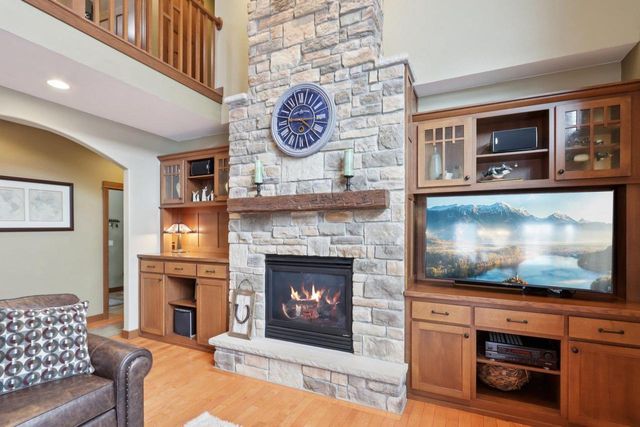 385 Wynnwood Drive, Verona, WI 53593