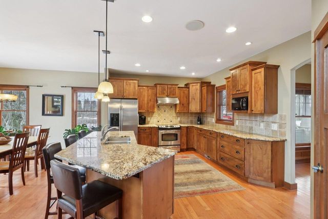 385 Wynnwood Drive, Verona, WI 53593