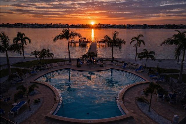 5220 BRITTANY DRIVE S 501, St Petersburg, FL 33715