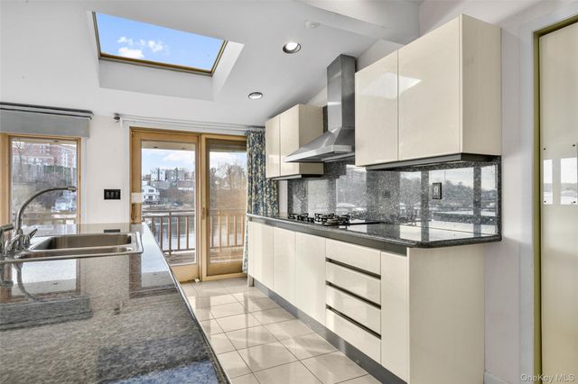 31 Clover Place, New Rochelle, NY 10805