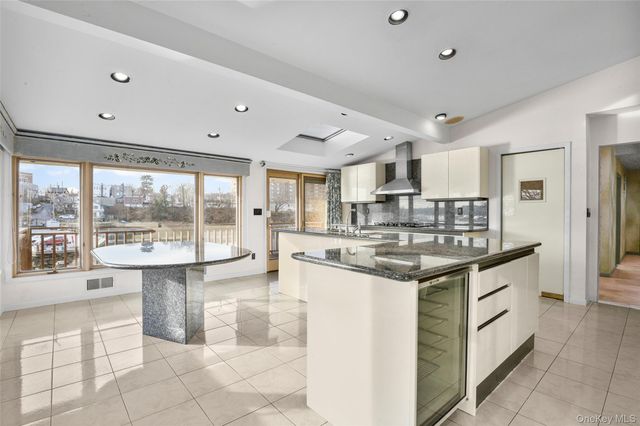 31 Clover Place, New Rochelle, NY 10805