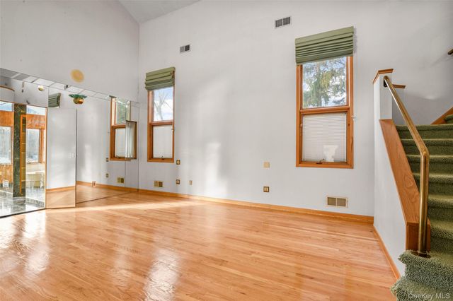 31 Clover Place, New Rochelle, NY 10805