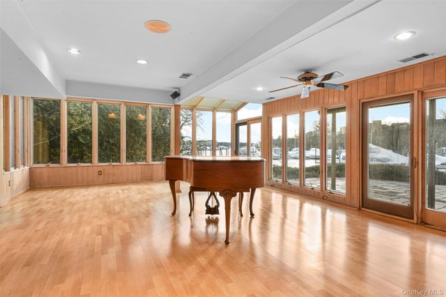 31 Clover Place, New Rochelle, NY 10805