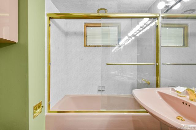 31 Clover Place, New Rochelle, NY 10805