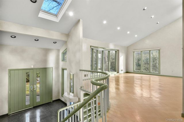 31 Clover Place, New Rochelle, NY 10805