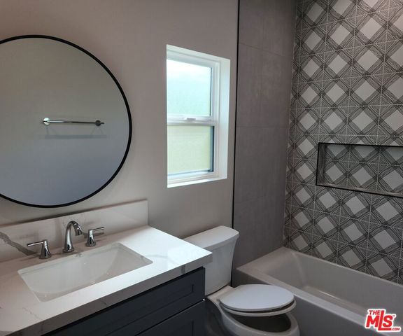 422 422-1 Almond Avenue, Monrovia, CA 91016