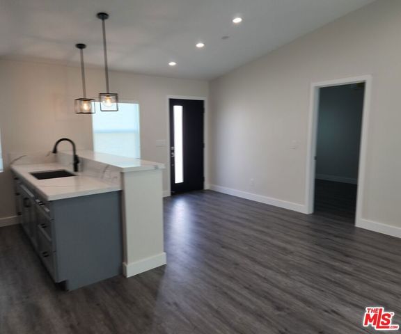 422 422-1 Almond Avenue, Monrovia, CA 91016