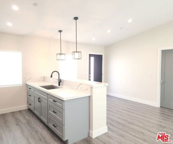 422 422-1 Almond Avenue, Monrovia, CA 91016