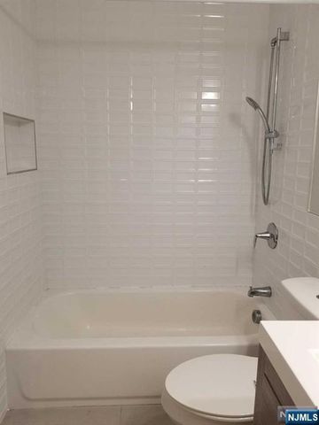 7 Lindley B, Tenafly, NJ 07670