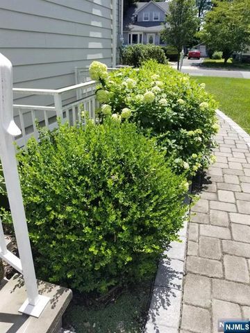 7 Lindley B, Tenafly, NJ 07670