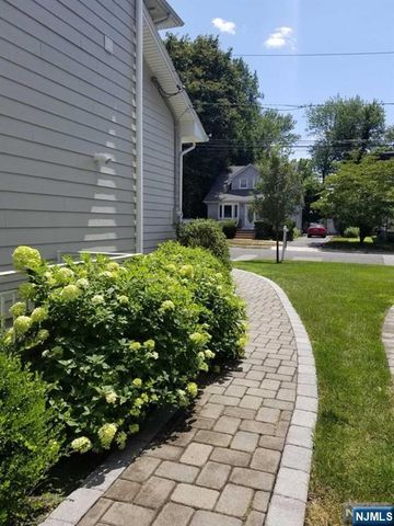 7 Lindley B, Tenafly, NJ 07670