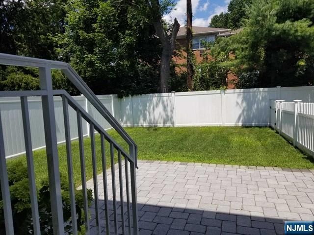 7 Lindley B, Tenafly, NJ 07670