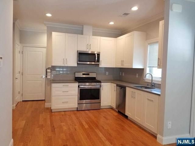 7 Lindley B, Tenafly, NJ 07670