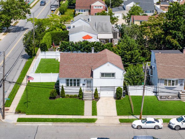 4 Martha Street, Freeport, NY 11520