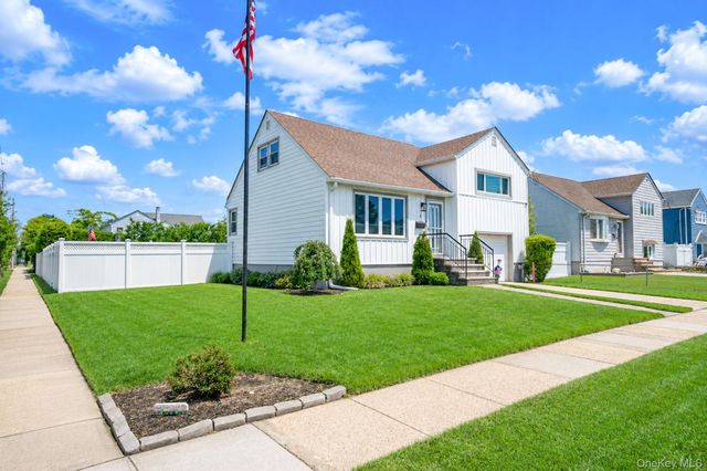 4 Martha Street, Freeport, NY 11520