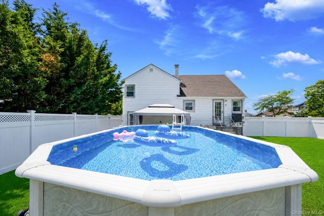 4 Martha Street, Freeport, NY 11520