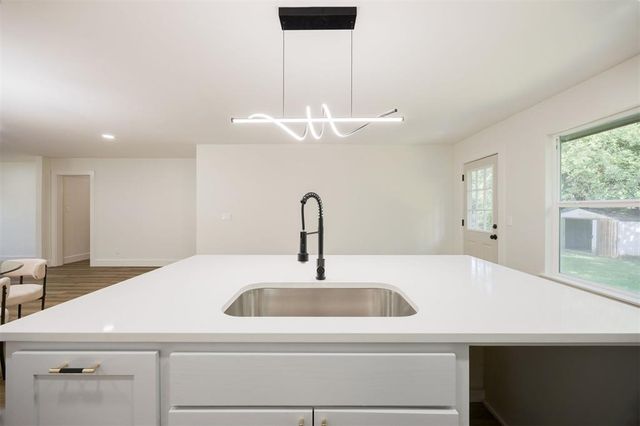 2020 Hasley Drive, The Village, OK 73120