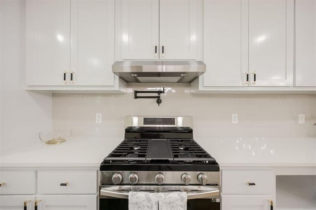 2020 Hasley Drive, The Village, OK 73120