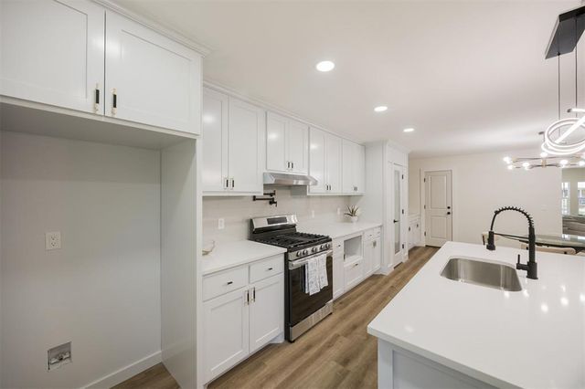 2020 Hasley Drive, The Village, OK 73120