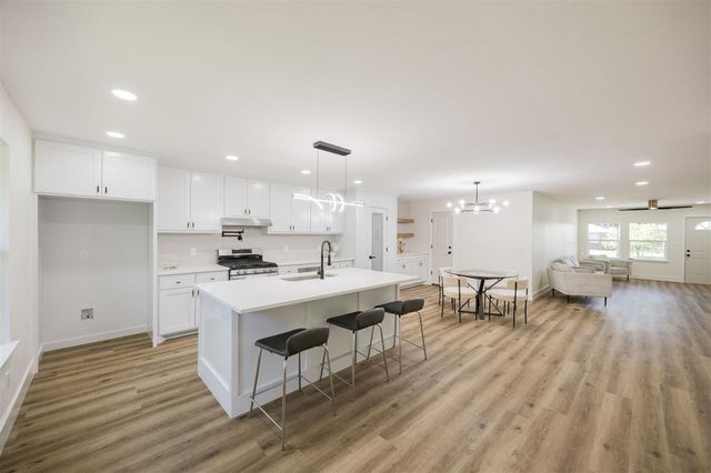 2020 Hasley Drive, The Village, OK 73120