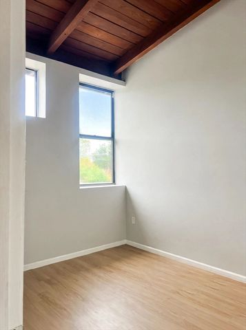 145 Broad St 18, Attleboro, MA 02760
