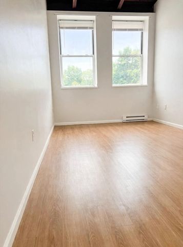 145 Broad St 18, Attleboro, MA 02760