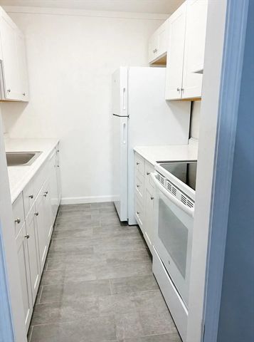 145 Broad St 18, Attleboro, MA 02760
