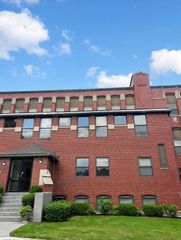 145 Broad St 18, Attleboro, MA 02760