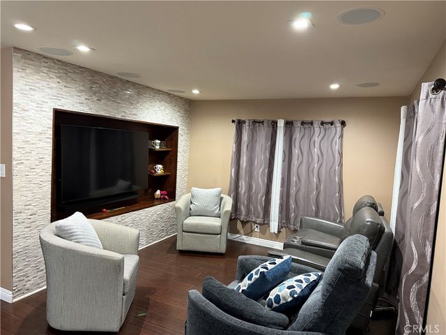 435 E Gardena Boulevard 10, Gardena, CA 90248