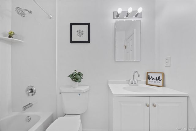 169 Surf Drive 109, Bronx, NY 10473