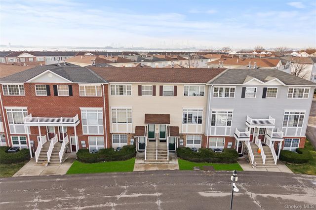 169 Surf Drive 109, Bronx, NY 10473