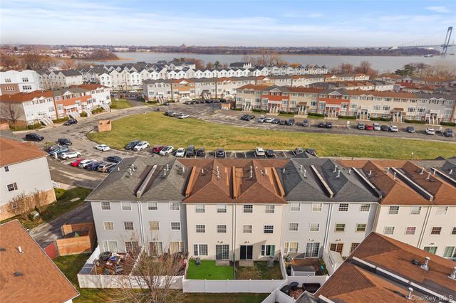 169 Surf Drive 109, Bronx, NY 10473