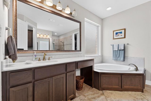 400 Clear Creek Drive, Mansfield, TX 76063