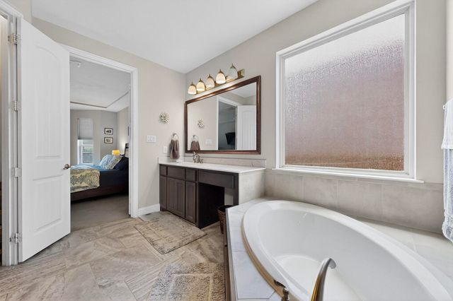 400 Clear Creek Drive, Mansfield, TX 76063