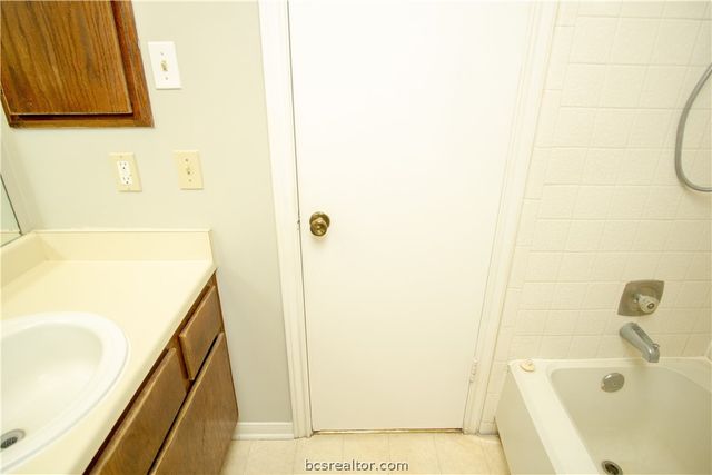 1801 Woodsman Drive D, College Station, TX 77840