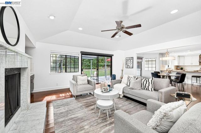 2737 2737 Harland Ct, Walnut Creek, CA 94598