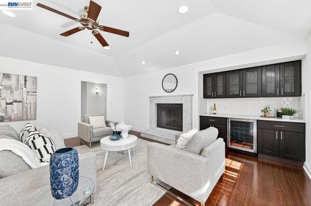 2737 2737 Harland Ct, Walnut Creek, CA 94598