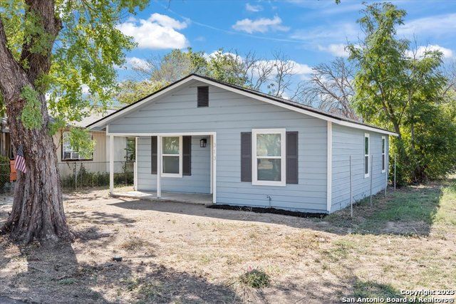 313 NAGEL ST, Seguin, TX 78155